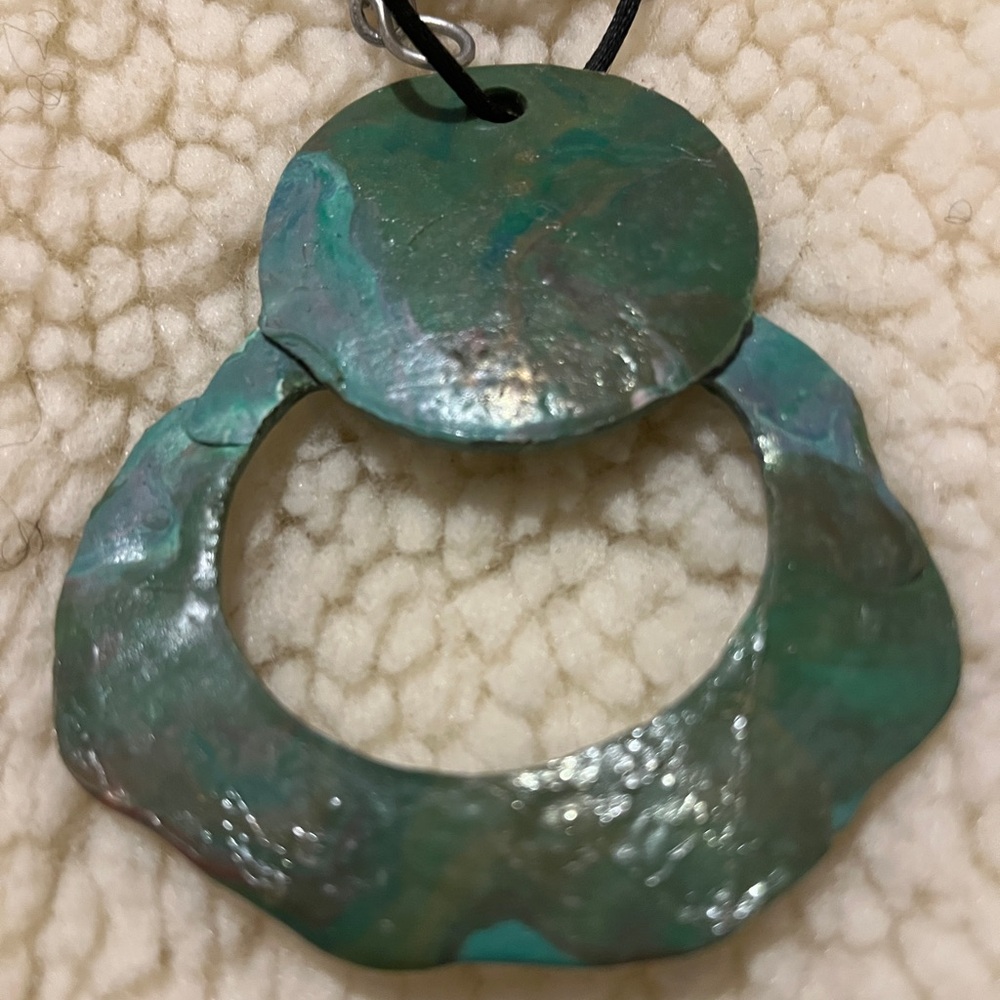 Elegant Green Pendant Necklace